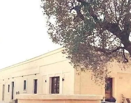 Olivi לינה וארוחת בוקר 3*