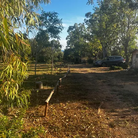 לינה וארוחת בוקר Olivi מנדוריה