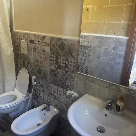 Olivi Nocleg ze śniadaniem 3*